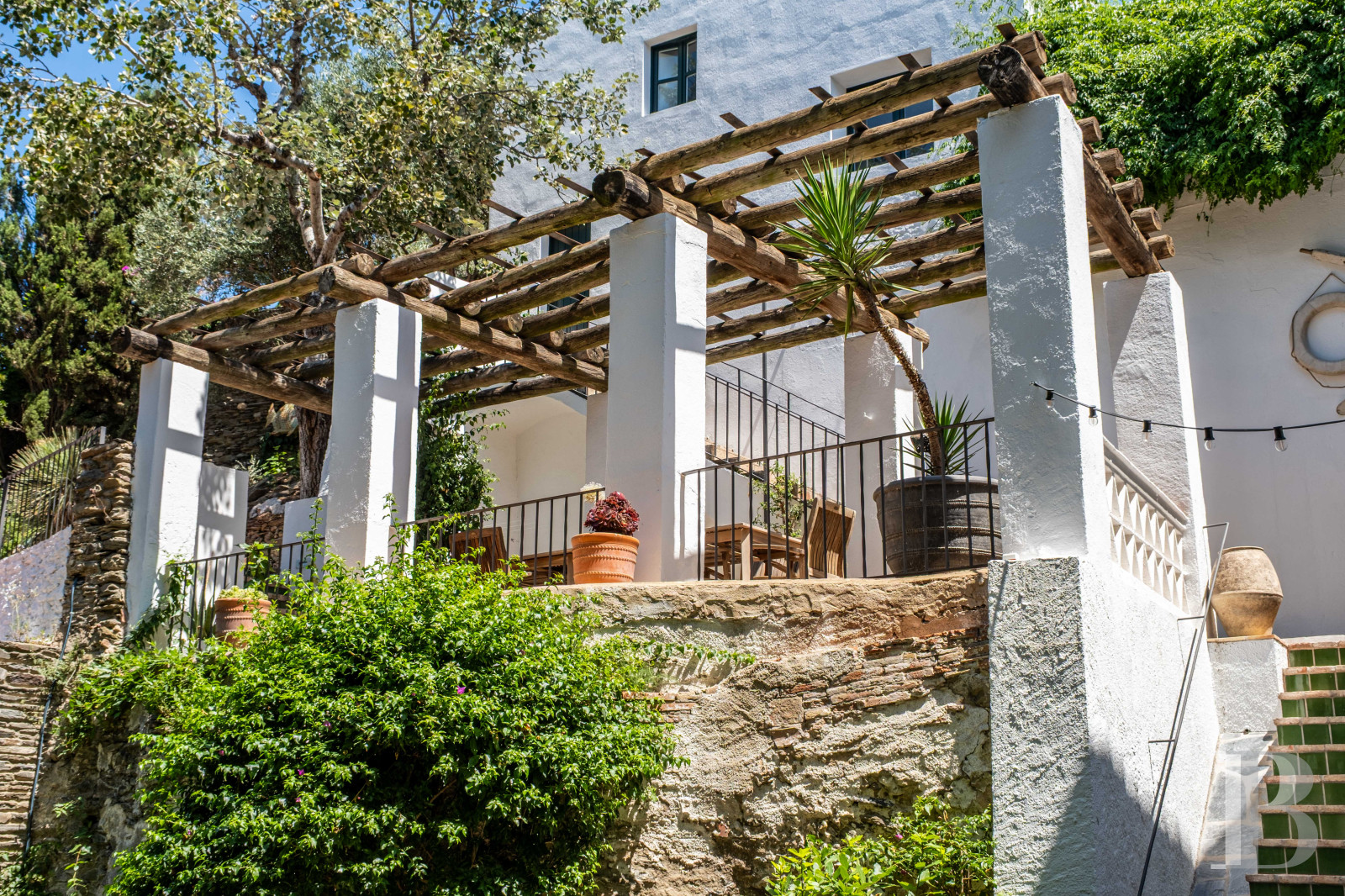À Cadaques, dans le Parc naturel de Cap de Creus, une impressionnante maison de Peter Harnden, architecte des années 60 - photo  n°5